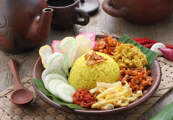 ini-resep-nasi-kuning-wangi-nan-lezat-dengan-berbagai-lauk.jpg